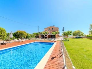 Mas à Granada (La). Exclusiva masía renovada de 6 dormitorios en venta en penedès