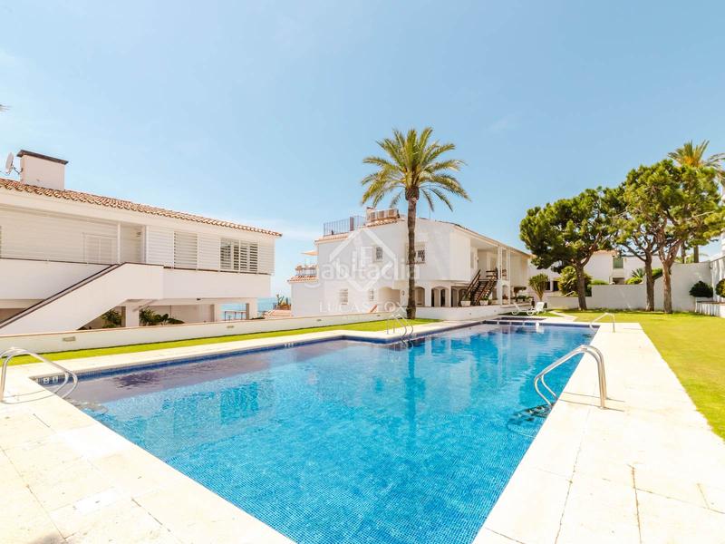 Foto 099ac632-9401-4b11-9cb1-77e72ef28b35. Attico con riscaldamento parcheggio piscina in Aiguadolç - Sant Sebastià Sitges