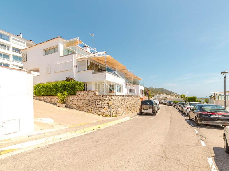 Foto 5113d1ae-1baf-4fba-8c9f-dfccd1c7fc6d. Attico con riscaldamento parcheggio piscina in Aiguadolç - Sant Sebastià Sitges