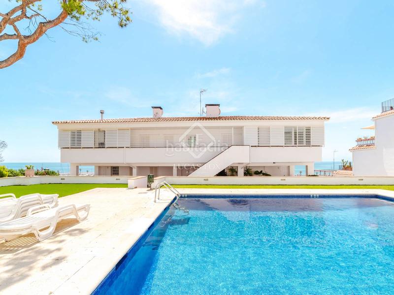 Foto 8b0b9000-459d-4916-ba50-4e2367dc3269. Attico con riscaldamento parcheggio piscina in Aiguadolç - Sant Sebastià Sitges