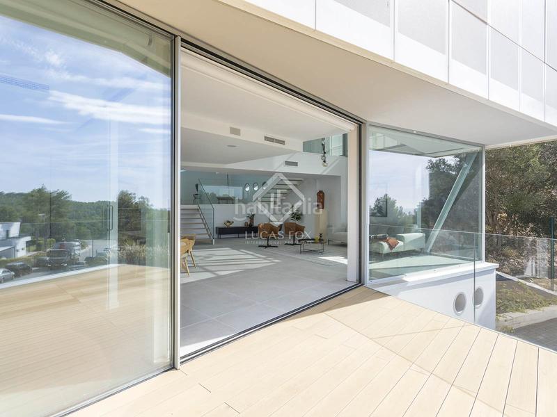 Foto 24d9627d-ec81-465d-9841-79b49cdf5e95. Chalet con parcheggio piscina in Can Girona - Terramar - Vinyet Sitges