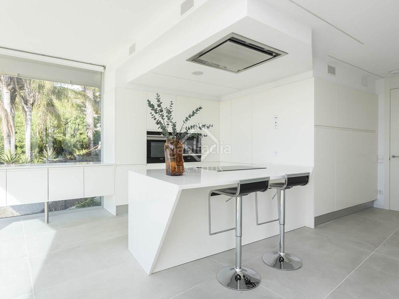 Foto dfd2ef11-5854-4f9d-8fd9-ef37ae269dbb. Chalet con parcheggio piscina in Can Girona - Terramar - Vinyet Sitges