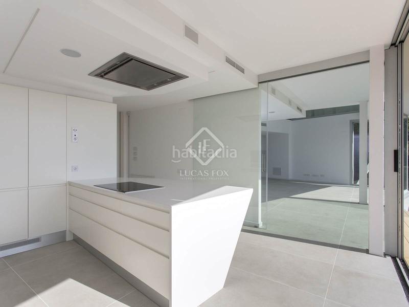 Foto e208fce9-27c6-49d6-8fd0-3f506a8ecd54. Chalet con parcheggio piscina in Can Girona - Terramar - Vinyet Sitges