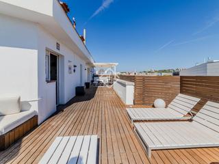 Attique à Centre. Ático de 4 dormitorios con 68m terraza en venta en sitges town,