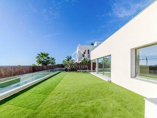 Xalet a La Plana. Atractiva obra nueva de 4 dormitorios en venta en sitges, barcel