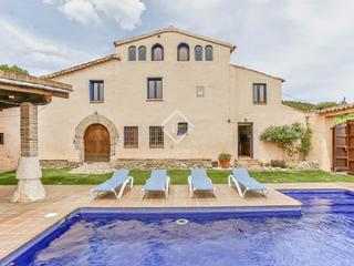 Mas à Torrelles de Foix. Casa rural de 9 dormitorios en venta en penedés, barcelona