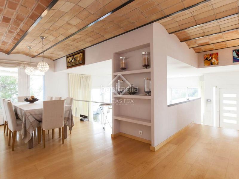 Foto 3b754e4f-1de9-4911-883b-535d200a4cd0. Chalet con riscaldamento parcheggio piscina in Can Girona - Terramar - Vinyet Sitges