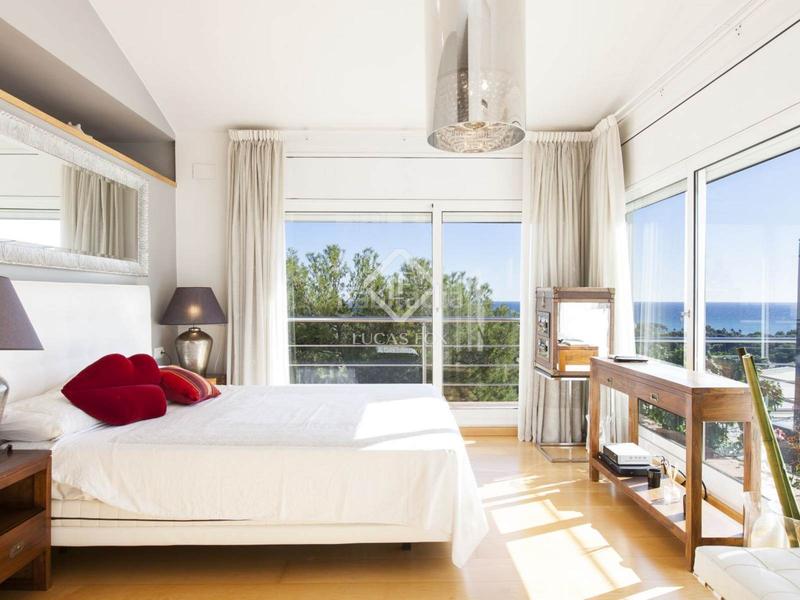 Foto d7acc4aa-40e0-45b3-9e3d-f09fcb9ecab3. Chalet con riscaldamento parcheggio piscina in Can Girona - Terramar - Vinyet Sitges