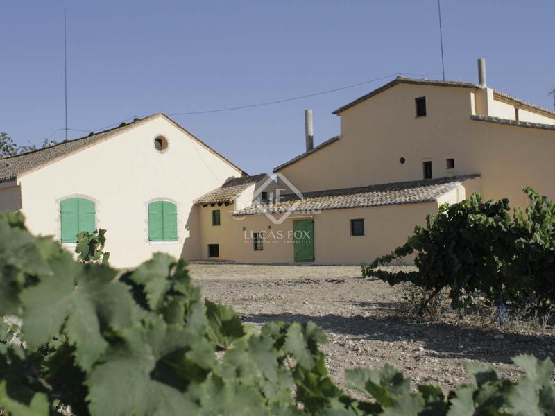Foto a13d0007-7d9a-4abd-9384-9d07d3a20bf7. Masia amb aparcament a Castellet i la Gornal