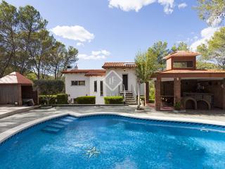 Chalet in Olivella. Villa de 4 dormitorios y 4 cuartos de bao en venta en olivella,
