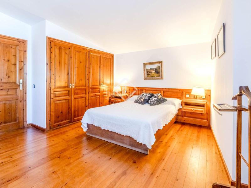 Foto 32b5a5b1-11a8-4c8e-b68c-796427dab5ff. Casale con parcheggio piscina in Castellet i la Gornal