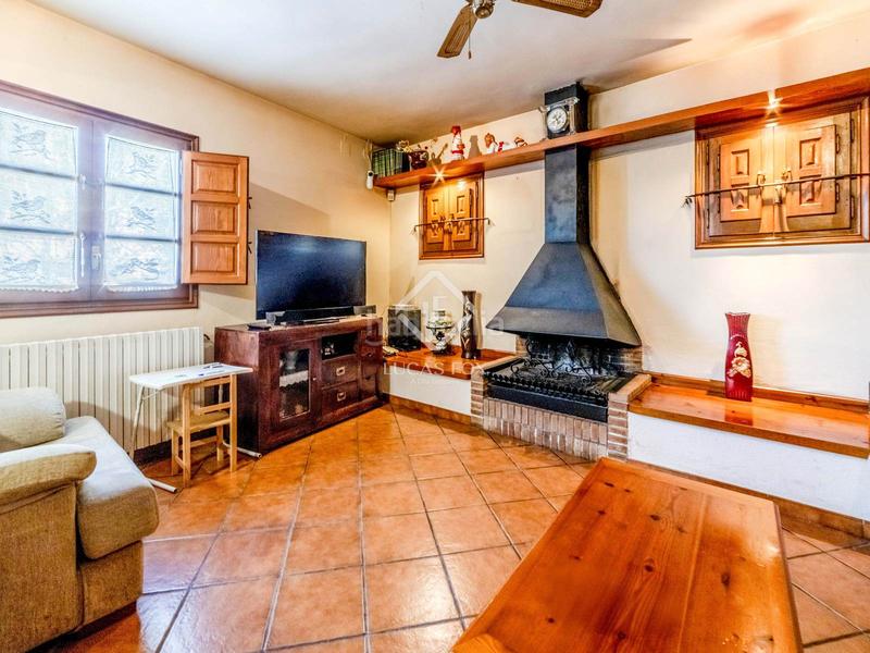 Foto 6322c6a8-63dc-4d3b-95da-275290847135. Casale con parcheggio piscina in Castellet i la Gornal