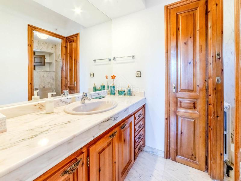 Foto 67f31be8-1b13-4239-b163-af115836b8a9. Casale con parcheggio piscina in Castellet i la Gornal