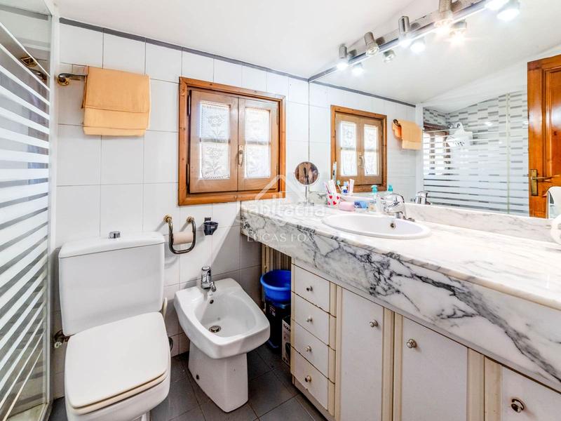 Foto 6f210a40-b4fc-499b-947e-157abd663685. Casale con parcheggio piscina in Castellet i la Gornal