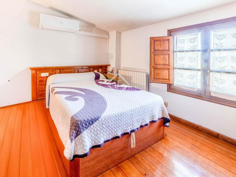 Foto 896b743e-5910-488c-934a-9df9486803f9. Casale con parcheggio piscina in Castellet i la Gornal