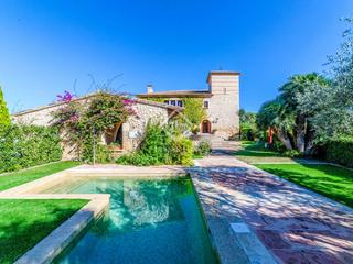 Masia a Castellet i la Gornal. Exclusiva masia en venta en la región de penedès, barcelona.