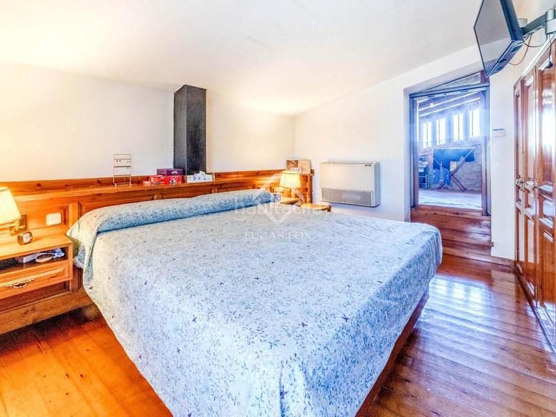 Foto c452e8d5-fd15-4ab4-9f0b-9d82a4c4bba0. Casale con parcheggio piscina in Castellet i la Gornal