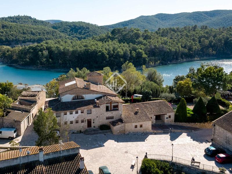 Foto f7b1c7a4-0518-4055-bc8d-312071baa570. Casale con parcheggio piscina in Castellet i la Gornal
