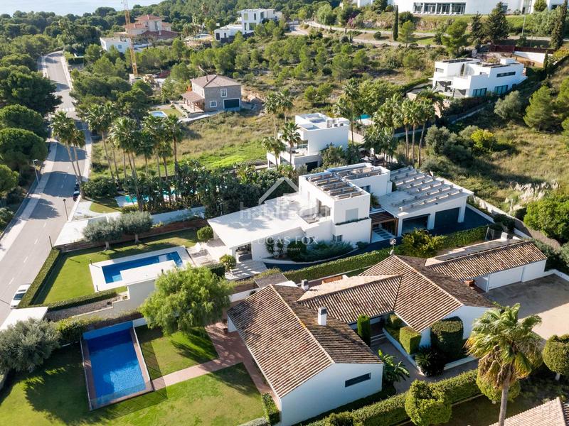 Foto 6b91b9a2-9b16-4d47-8d2d-7f91d0e1992e. Chalet avec parking piscine dans Can Girona - Terramar - Vinyet Sitges