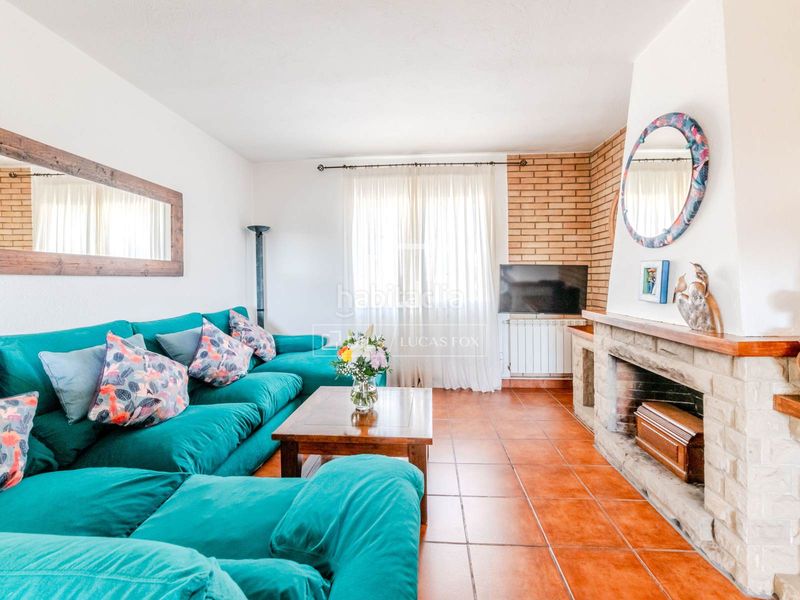 Foto 33f43420-e451-4735-a797-143751e66a57. Chalet espaciosa villa de 5 dormitorios con piscina y licencia turística, en venta . en Olivella