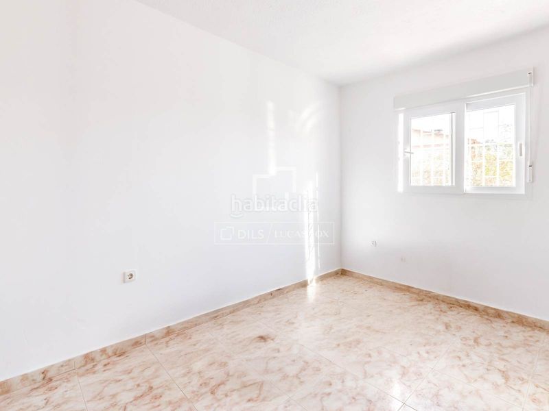 Foto 42588a9c-b48e-407c-b8c8-a69c1c570b69. Chalet espaciosa villa de 5 dormitorios con piscina y licencia turística, en venta . en Olivella