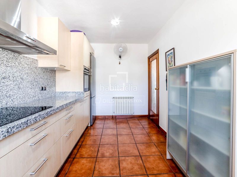 Foto ba11191a-027e-4801-bd39-ec172ad78e53. Chalet espaciosa villa de 5 dormitorios con piscina y licencia turística, en venta . en Olivella