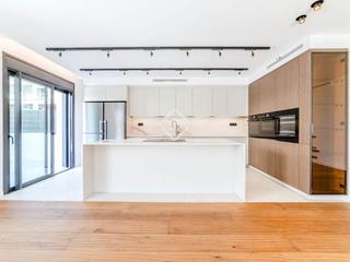 Appartement à Can Girona - Terramar - Vinyet. Piso en excelentes condiciones de 3 dormitorios con 185m terraza