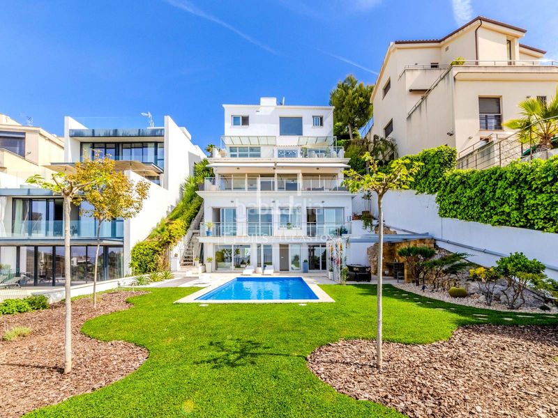 Foto 39e473df-dcab-4b8d-a866-c61ad0ae0a41. Xalet amb calefacció aparcament piscina a Levantina - Montgavina - Quintmar Sitges