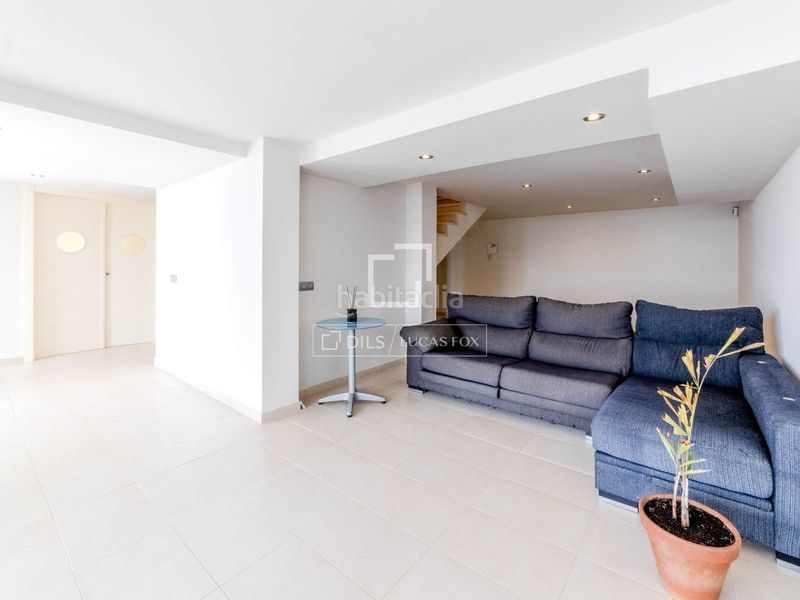 Foto ead513f2-9ddd-41bb-bfbf-e1a4881a1248. Xalet amb calefacció aparcament piscina a Levantina - Montgavina - Quintmar Sitges