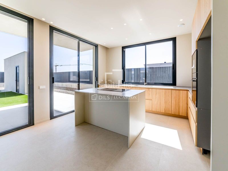 Foto 513ad07d-4c62-45ea-8448-f8e877e11fad. Xalet amb aparcament piscina a La Plana Sitges