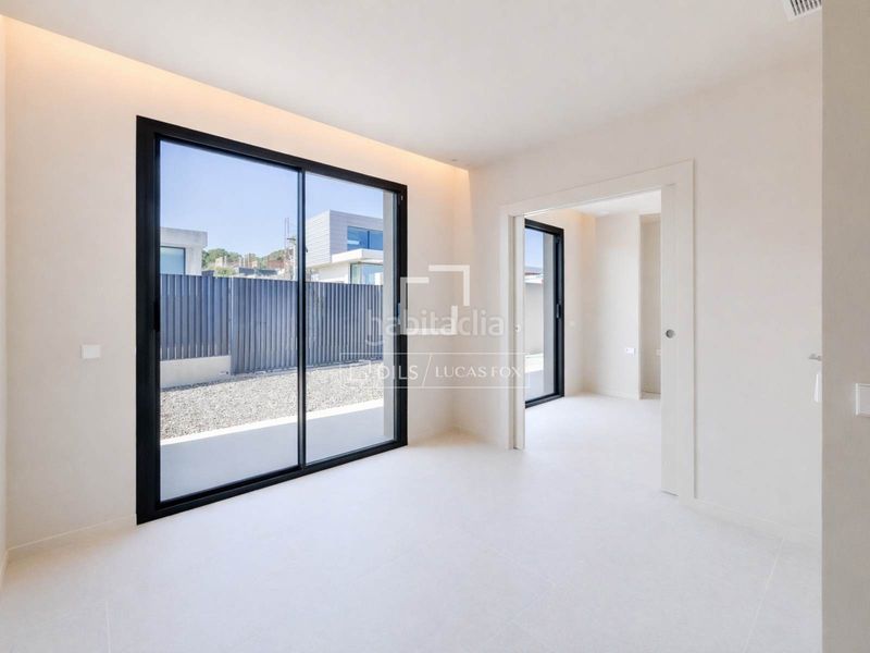 Foto cb49cf2c-3767-40ab-9042-cbd8f4231515. Xalet amb aparcament piscina a La Plana Sitges