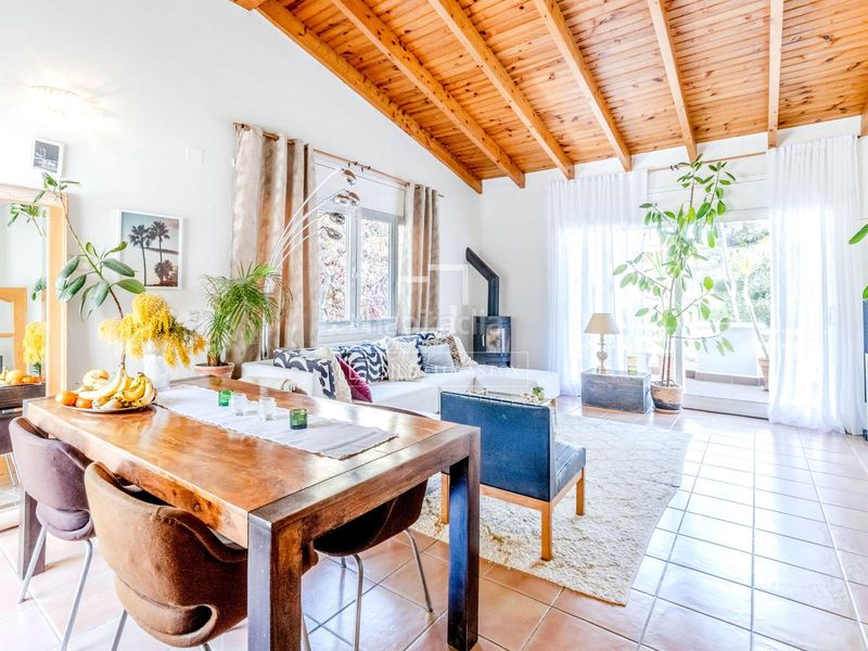 Foto d2137cf4-9060-468c-9c32-65e6aa49cb78. Chalet casa familiar con jardín y piscina en venta , sitges en Olivella