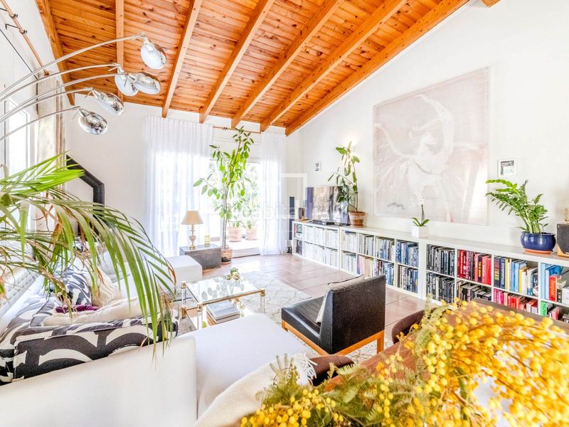 Foto f7f4d7d7-3513-4764-a791-3f198d3be812. Chalet casa familiar con jardín y piscina en venta , sitges en Olivella