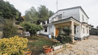 Doppelhaus  Carrer contxa espina. ?? ¡oportunidad única! dos casas pareadas — juntas o por separad