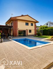 Chalet  Carrer sant feliu 12. Hay casas que impresionan cuando las visitas… y otras que te ena