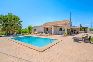 Casale in Las Bayas. Encantadora finca mediterr?nea en las bayas elche ? espacio, pri