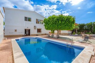 Chalet in Valverde. Gran villa de estilo mediterr?neo en nova vallverda, elche