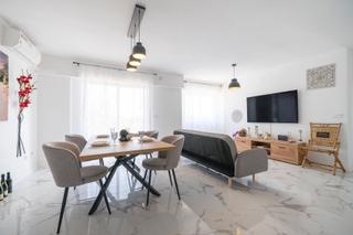 Pis a Punta Prima. Apartamento totalmente renovado de 2 dormitorios a 400m del mar