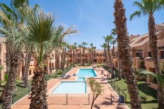 Dúplex a Los Narejos_Punta Calera. Dúplex ático de 3 dormitorios con vistas a la piscina en nueva r