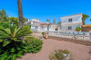 Xalet a Rojales. Preciosa villa de 3 dormitorios y piscina privada en ciudad ques