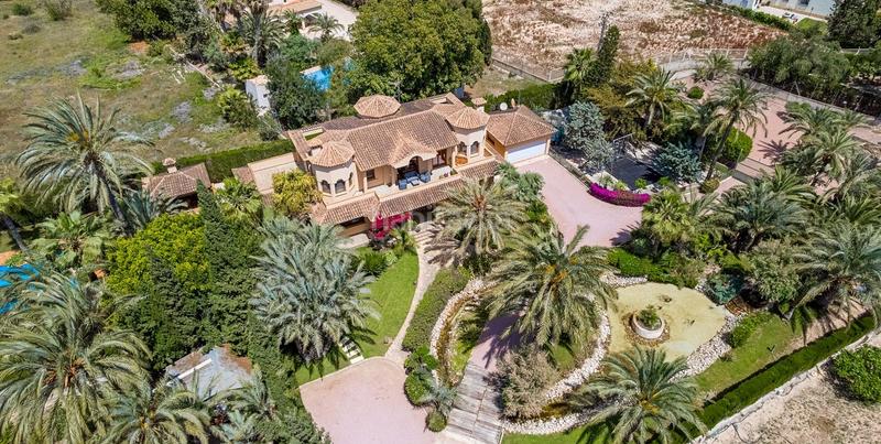 Foto 5bde49a5-2e6e-4b69-a5e9-74fd4c92f7a7. Chalet con piscina in Camí dels Magros - Casablanca Elche / Elx