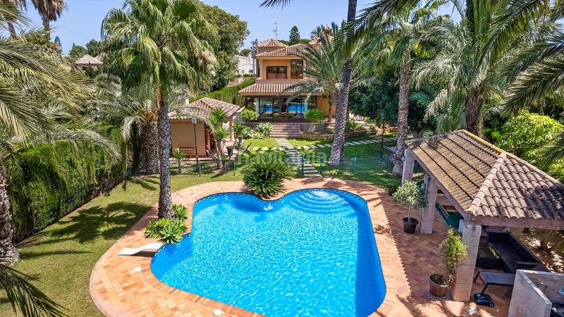 Foto d9b12009-7d13-405e-9444-6ec1ea91f56b. Chalet con piscina in Camí dels Magros - Casablanca Elche / Elx