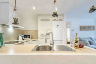 Miete Etagenwohnung  Carrer d'abeuradors. Piso luminoso y tranquilo