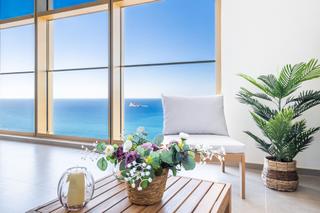 Pis a Playa Poniente. Apartamento en un espectacular edificio  con vistas inmejorables