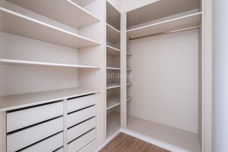 Foto 5472aa4e-9e25-40ce-b7c3-08bdd0da7a11. Pis amb calefacció piscina a Playa Poniente Benidorm