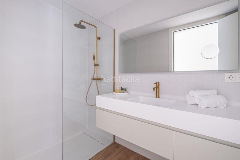 Foto 95ef550a-2efe-4506-9c6a-e175065a6357. Pis amb calefacció piscina a Playa Poniente Benidorm