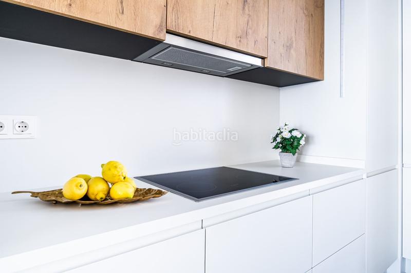 Foto e0679ab8-4e35-4418-989b-1133f32975fa. Pis amb calefacció piscina a Playa Poniente Benidorm