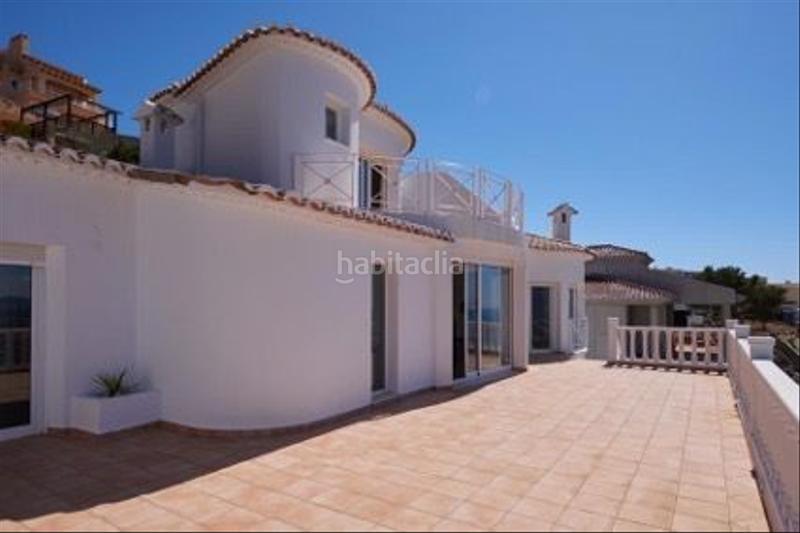 Foto d801e24d-3073-43bd-977a-317f36f530ef. Casa amb calefacció aparcament piscina a Altea hills Altea