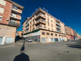 Local commercial à Avenida buenos aires 41. Local de venta en guadix