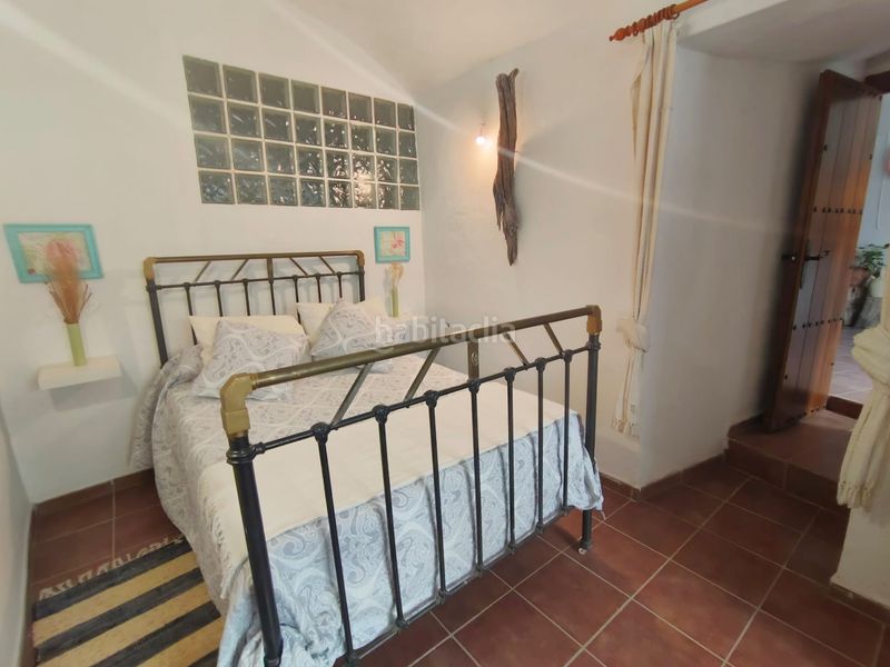 Foto 928a60b8-ad63-4a41-9a6d-ac577b449ad9. Xalet amb xemeneia aparcament a Guadix